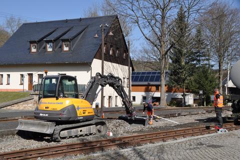 Das alte Gleis 2 wird zurückgebaut.