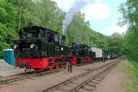 Personenzug in Brünkendorf - Vorspann vor 99 4652