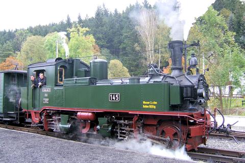 IV K 145 (99 555) erstmals zu Gast auf der Preßnitztalbahn - hier bei der Ausfahrt in Schmalzgrube Richtung Jöhstadt.