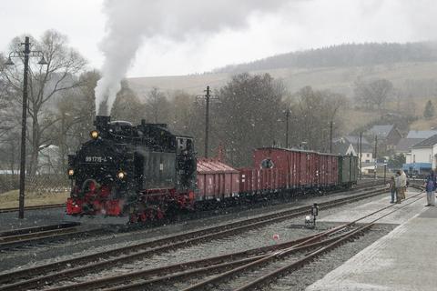 Dstg 54223 wird im Bahnhof Steinbach zur Fahrt nach Schlössel vorbereitet.