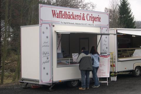 Waffelspezialitäten gibt’s im Bahnhof Jöhstadt.