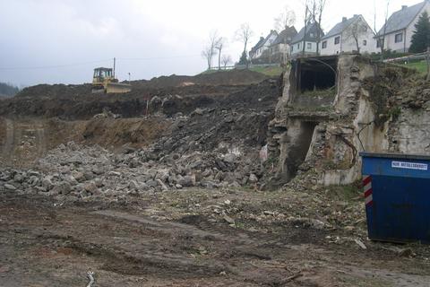 Abbruch der Reste der ehemaligen Wasserkraftanlage.