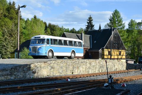 Der H6-Bus übernahm wieder den Dienst auf der Ausflugslinie Preßnitztal zwischen Wolkenstein und Steinbach.
