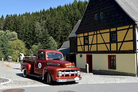 Fahrzeug: Ford F1